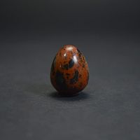 Яйцо из обсидиана коричневого