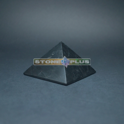 Пирамида полированная из шунгита 7 см