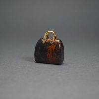 Сувенир "Сумка" из обсидиана коричневого 