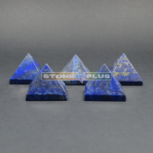 Пирамида из лазурита яркого  30х30 мм