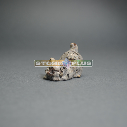 Фигурка Кошка играет 30 мм из долматиновая яшма