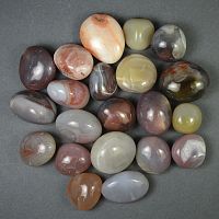 Агат серо-розовый галтовка / 1 упаковка - 100 гр