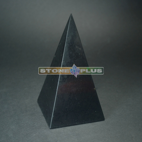 Пирамида из шунгита высокая 7 см