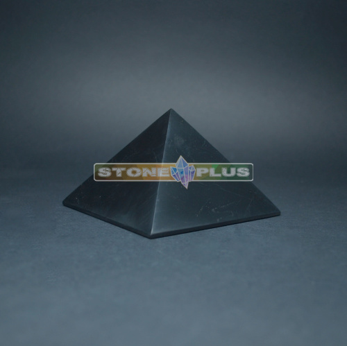 Пирамида полированная из шунгита 10 см