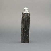 Кристалл нуумит 80-89 гр