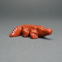Фигурка Крокодил 45 мм из яшмы красной