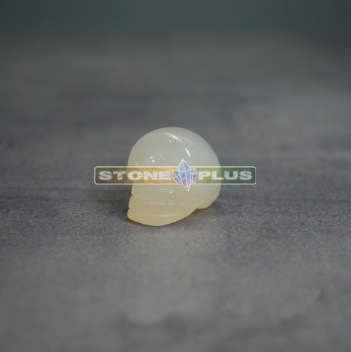 Череп 20*25мм из агата