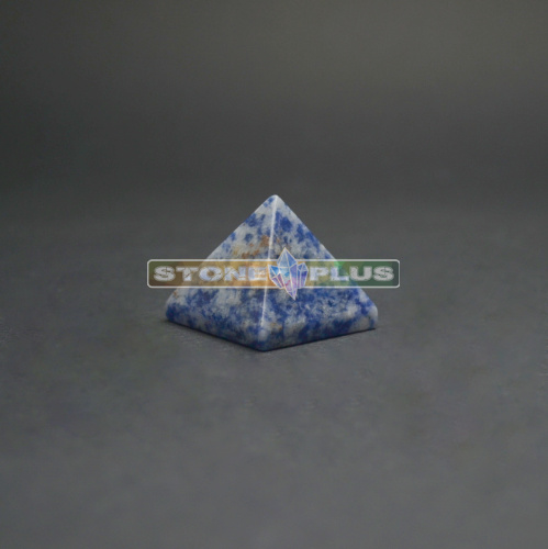 Пирамида из лазурита 30х30 мм