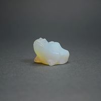 Фигурка Лягушка 30 мм из лунного камня (имитация)