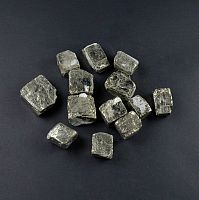 Необработанные кристаллы Пирита (кубик)