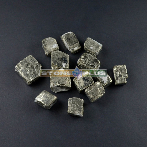 Необработанные кристаллы Пирита (кубик)