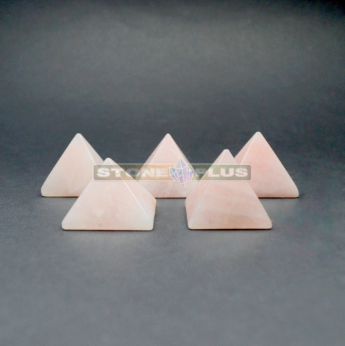 Пирамида из розового кварца 30х30 мм