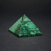 Пирамида из малахита 52 гр