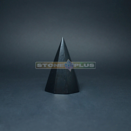 Пирамида восьмигранная из шунгита высокая 3 см