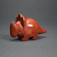 Фигурка Трицератопс из яшмы красной 45 мм