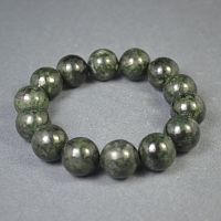 Браслет из змеевика 18 см / бусина 16 мм