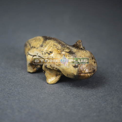 Фигурка "Аксолотль" из яшмы пейзажной