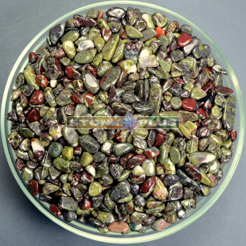 Галтовка яшма зелено-красная "кровь дракона" 5-10 мм / 1 упаковка - 100 гр