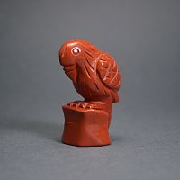 Фигурка Попугай из яшмы красной 45 мм