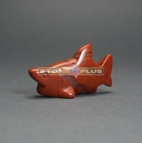 Фигурка Акула 50 мм из яшмы красной