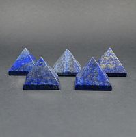 Пирамида из лазурита яркого  30х30 мм