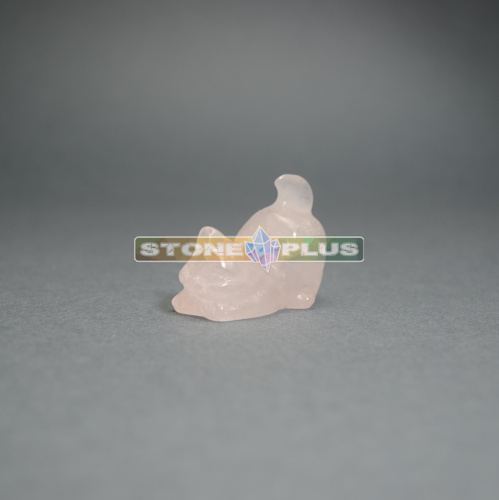 Фигурка Кошка играет 30 мм из розового кварца