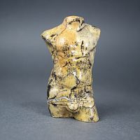 Фигурка "Мужской торс" из яшмы пейзажной