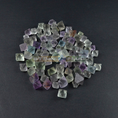 Необработанные кристаллы Флюорита (кристаллизованный)